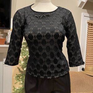 Vince Camuto Black Graphic Fitted Blouse